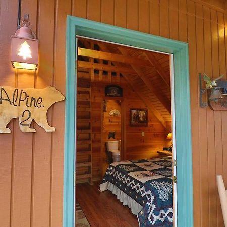 Cozy Cabin W/ Fireplace 3 Minutes To Helen! #2. Exterior photo