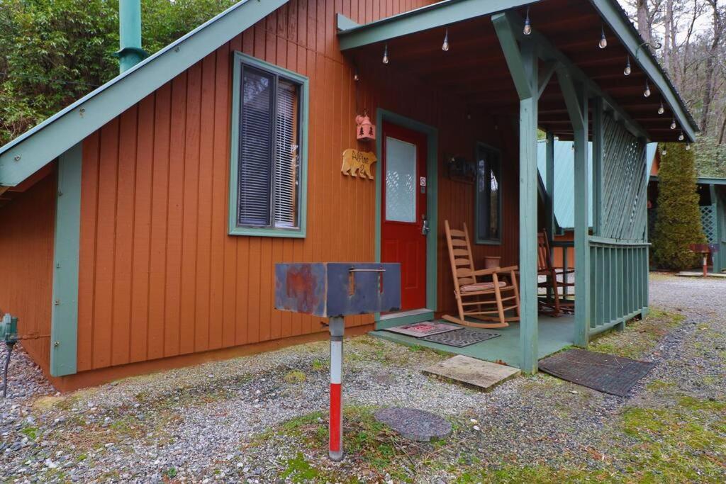 Cozy Cabin W/ Fireplace 3 Minutes To Helen! #2. Exterior photo